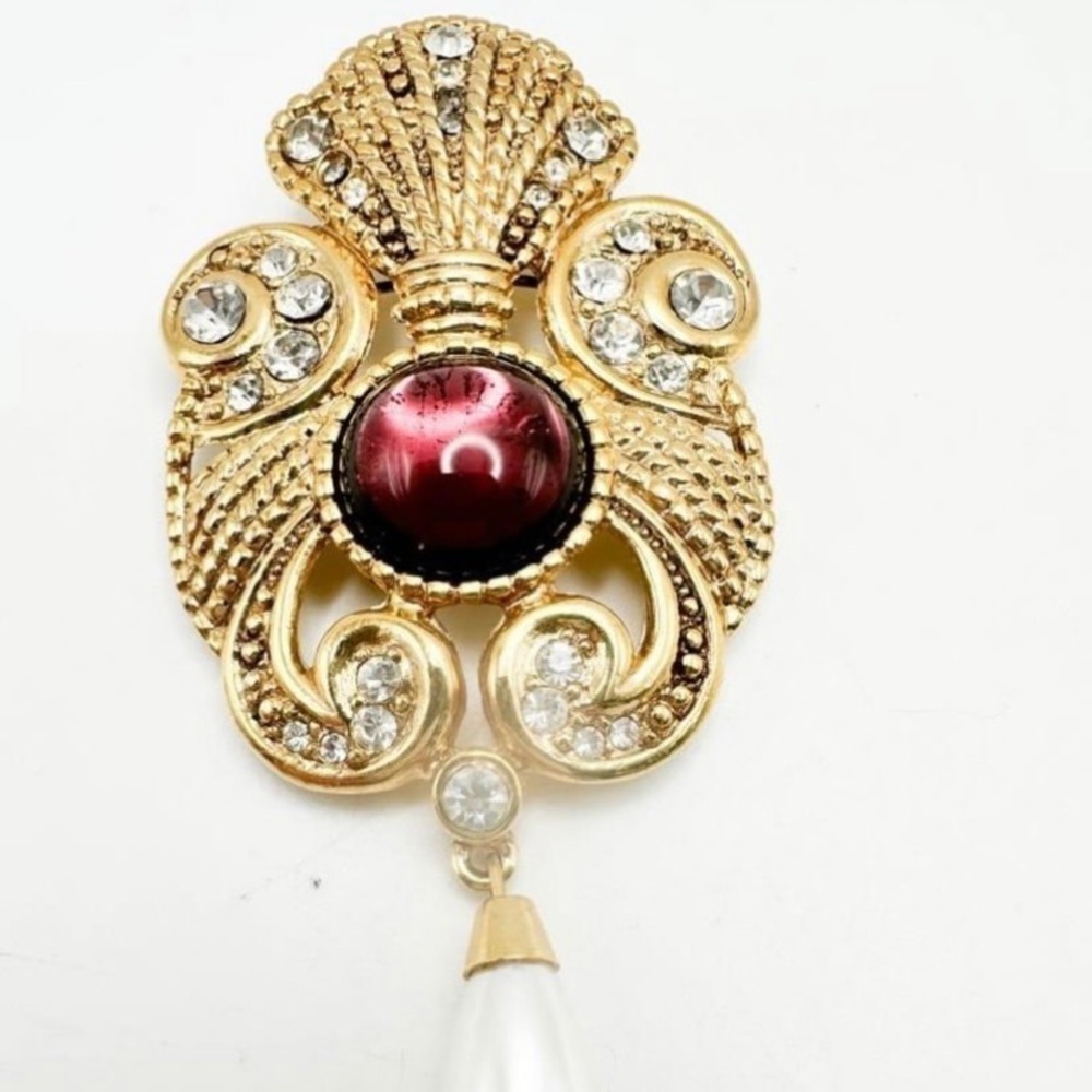 VTG Designer Jeff Lieb Brooch Gold Tone Clear Rhinestone Purple Glass Pearl Drop